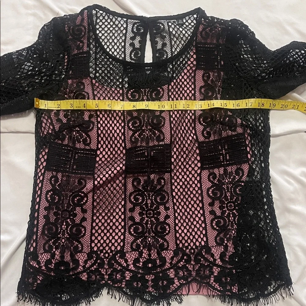 Nicole Miller Black Lace Top with Pink Underlay – Size L (Regular) - Picture 14 of 16